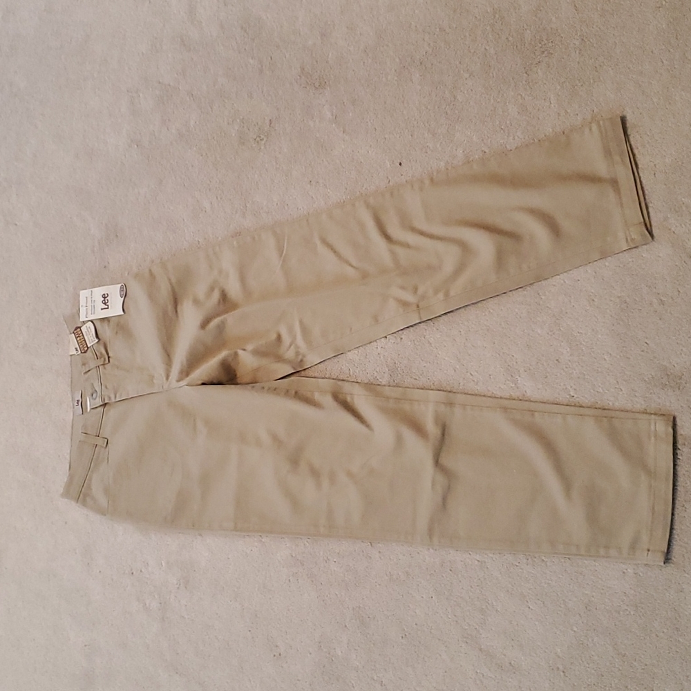 NWT- Lee Relaxed Fit Straight Leg Pant in Classic Khaki